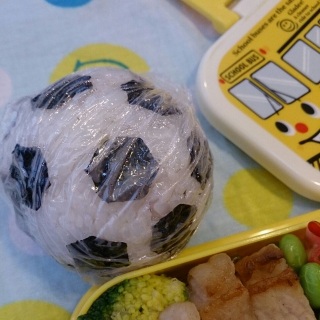 サッカーおにぎり