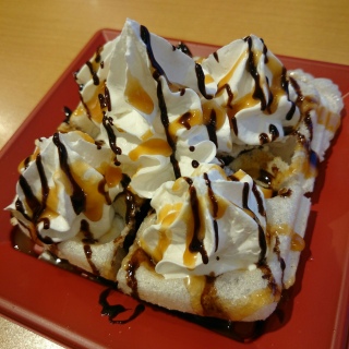 #キャラメルチョコホイップモッフル